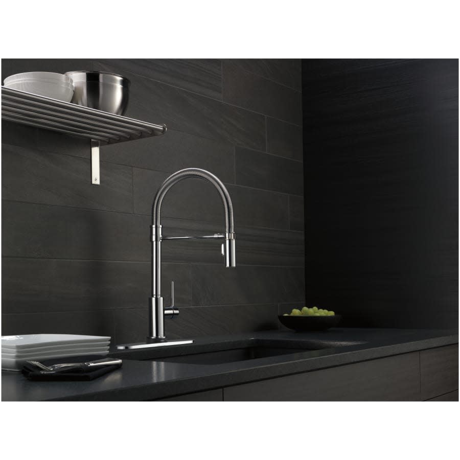 Trinsic Pre-Rinse Pull-Down Kitchen Faucet with On/Off Touch Activation, Magnetic Docking Spray Head - Limited Lifetime Warranty (5 Year on Electronic Parts)