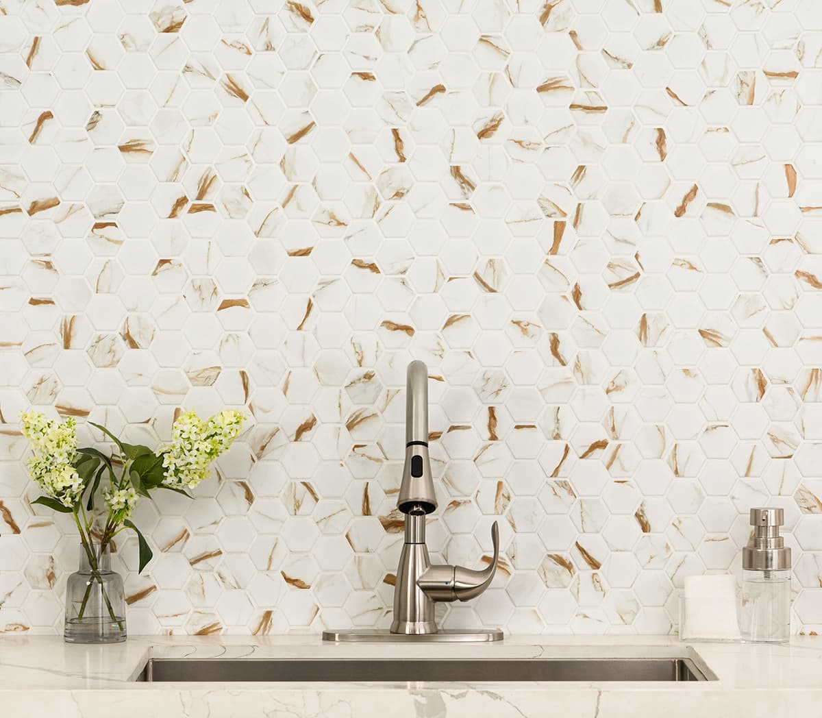 Calacatta Gold Matte 2" Hexagon