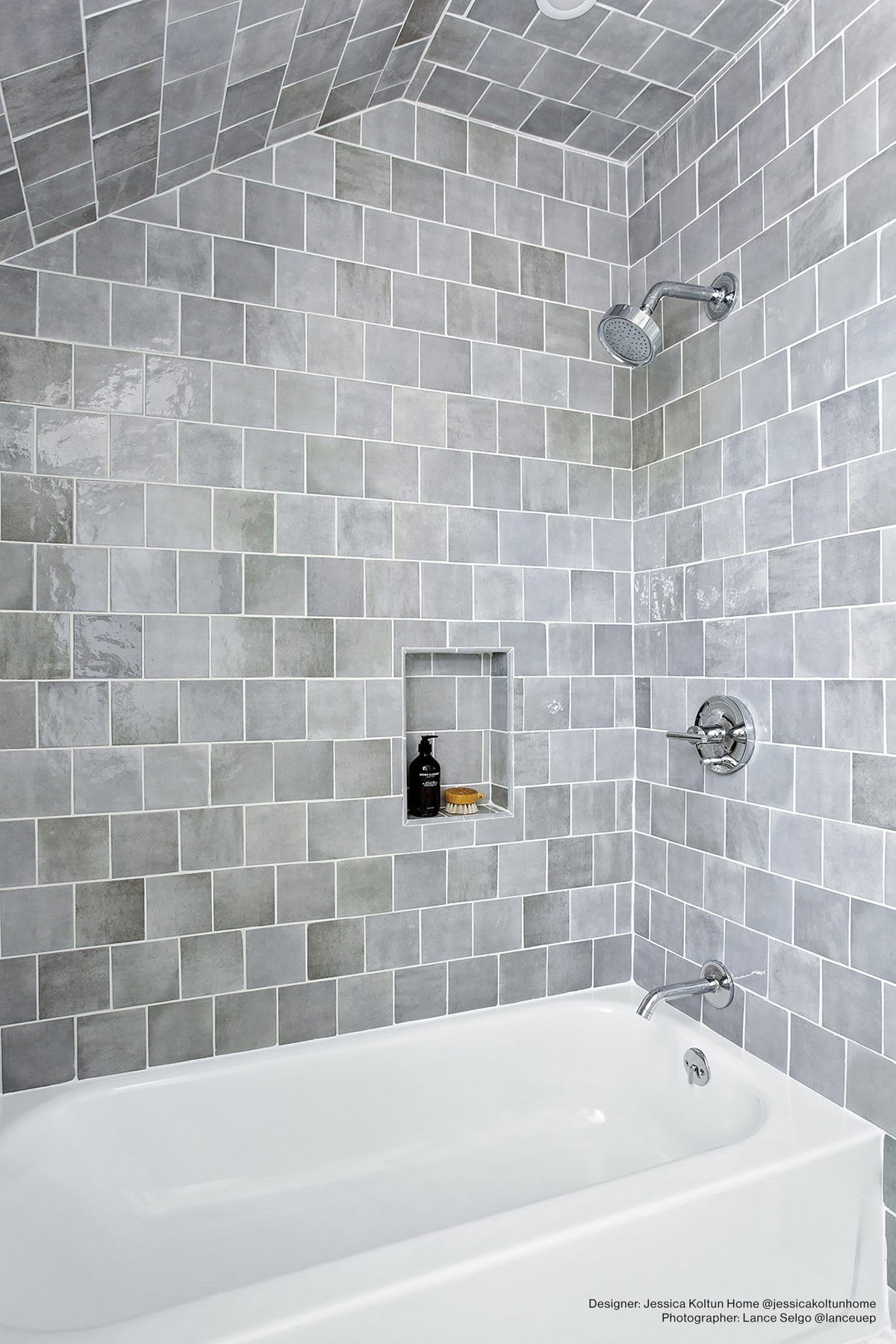 Cloé 5X5 Glossy Ceramic Tile in Grey