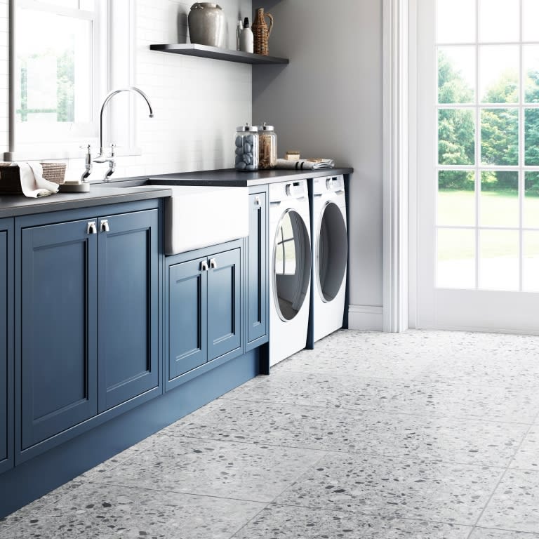 MIXT FLAKE LIGHT GRAY MT 24X24