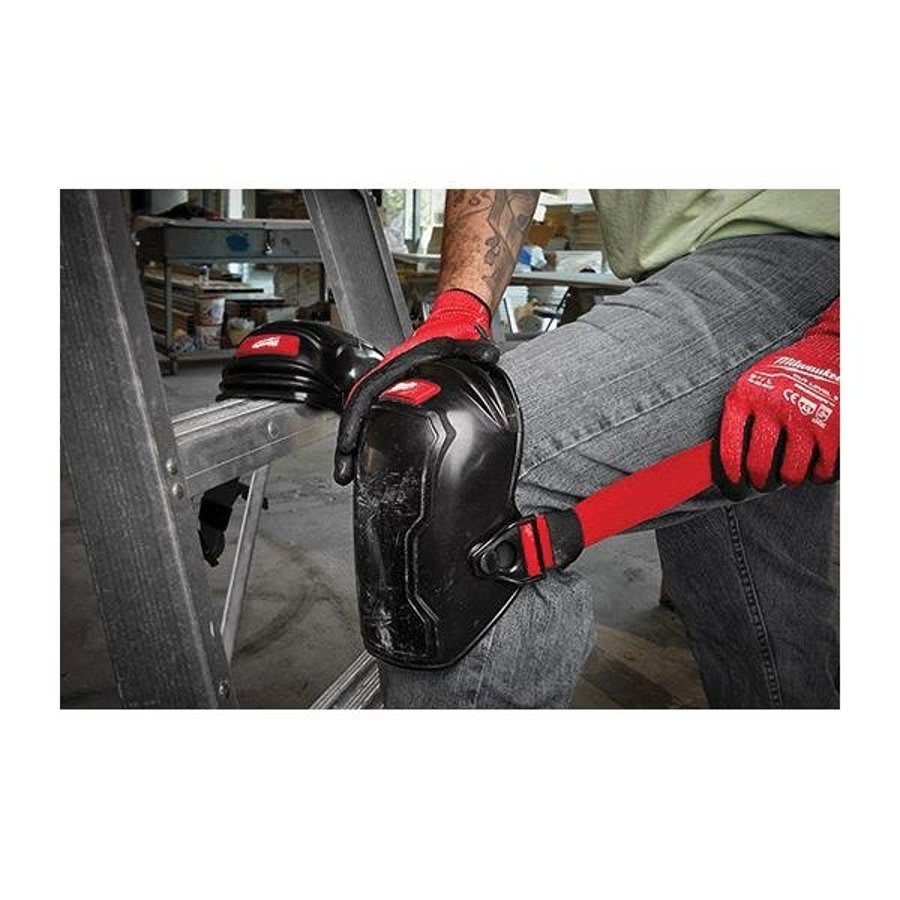 Free-Flex Knee Pad, Foam Pad, Buckle/Hook and Loop Closure, Black/Red