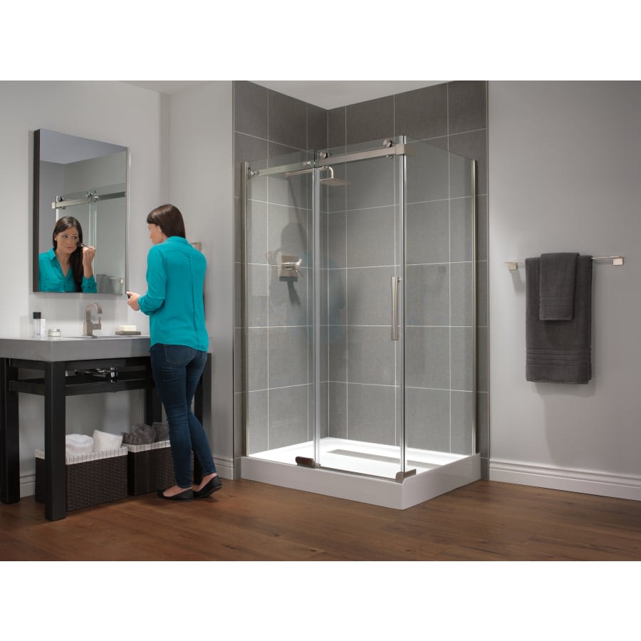 Vero Single Hole Bathroom Faucet with Pop-Up Drain Assembly