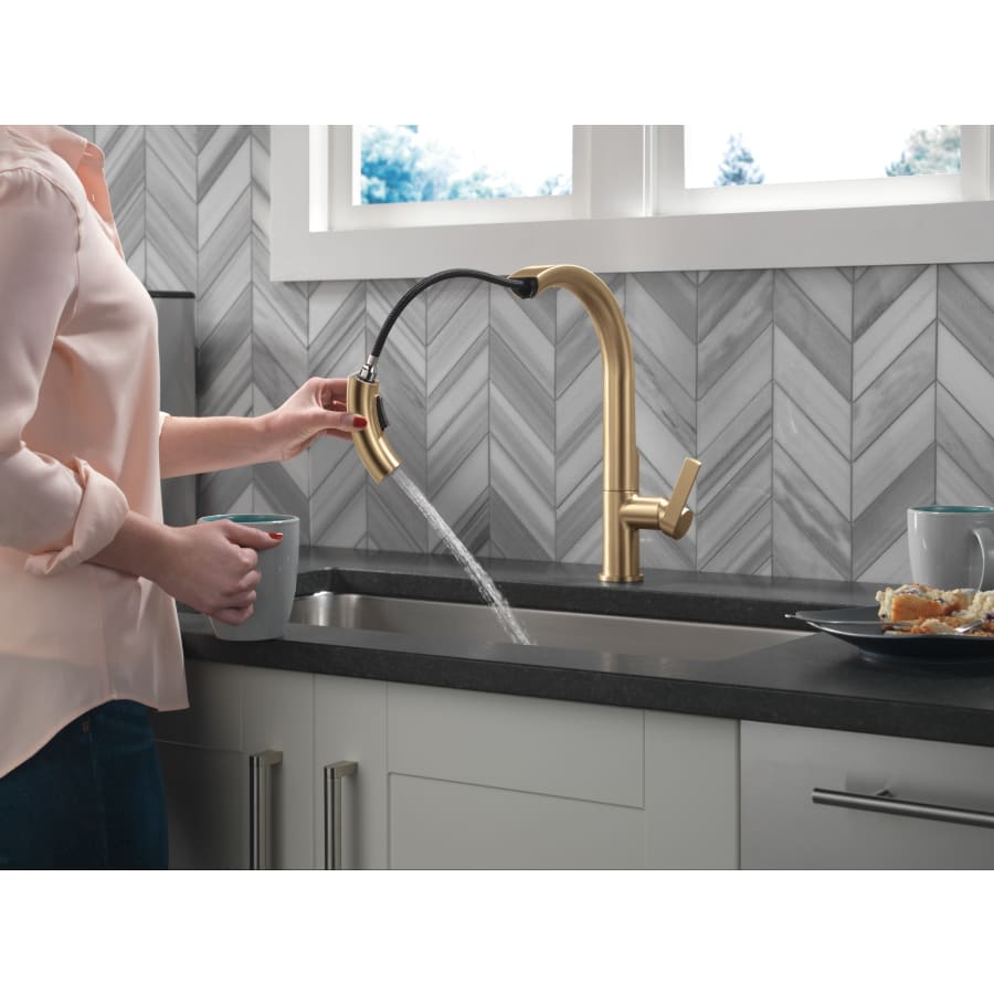 Keele 1.8 GPM Single Hole Pull Down Kitchen Faucet MagnaTite and Touch-Clean Technology