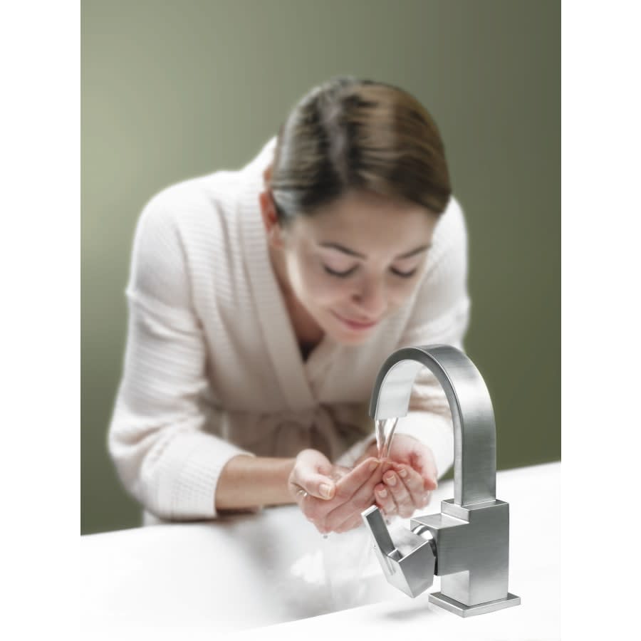 Vero Single Hole Bathroom Faucet with Pop-Up Drain Assembly