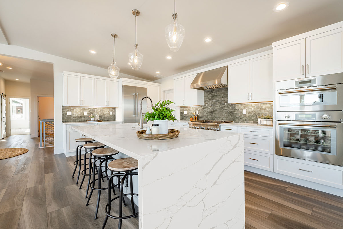 Opalina Glass Subway Tile