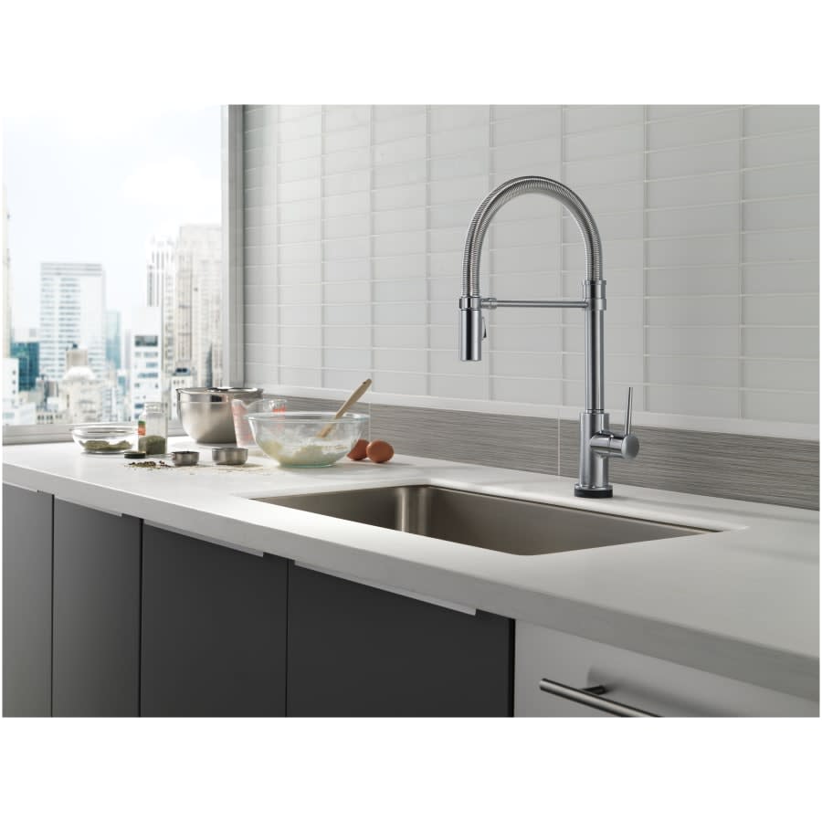 Trinsic Pre-Rinse Pull-Down Kitchen Faucet with On/Off Touch Activation, Magnetic Docking Spray Head - Limited Lifetime Warranty (5 Year on Electronic Parts)