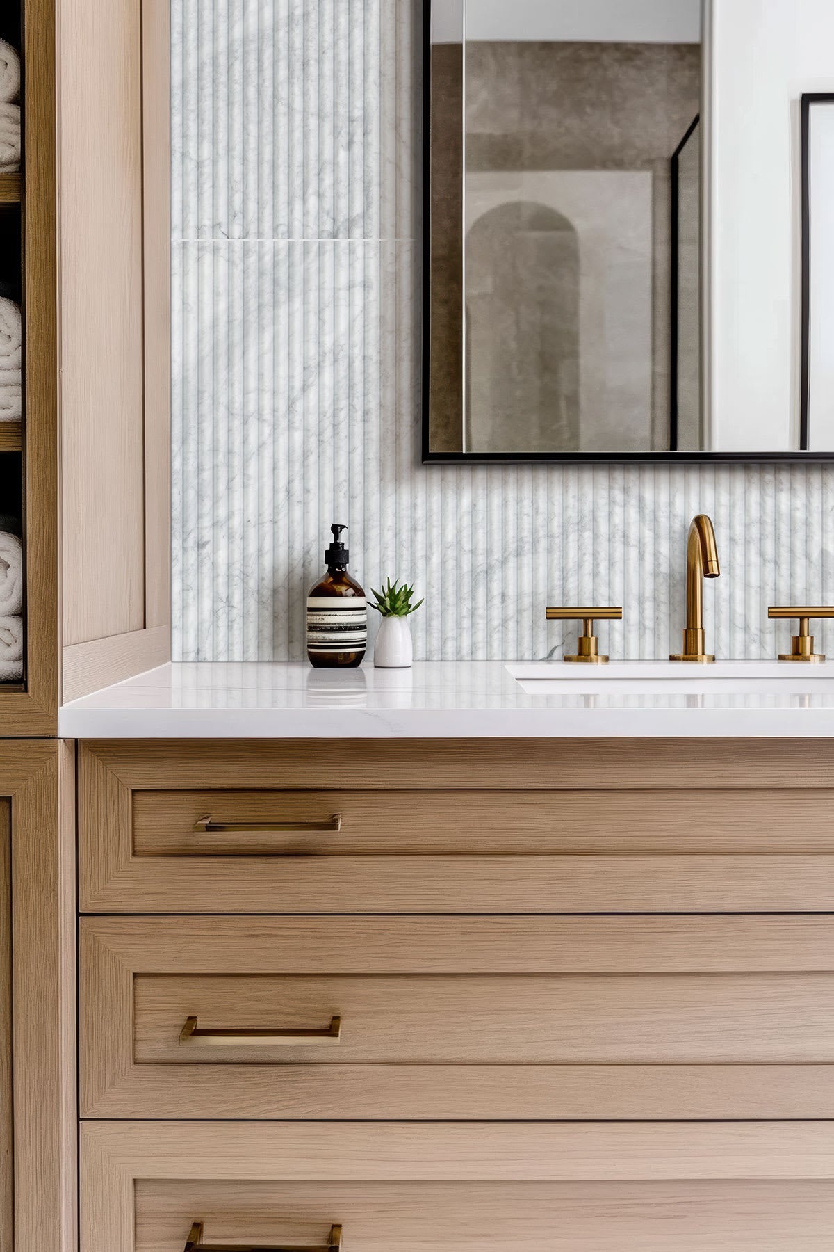 Carrara White Milano Ribbo Honed