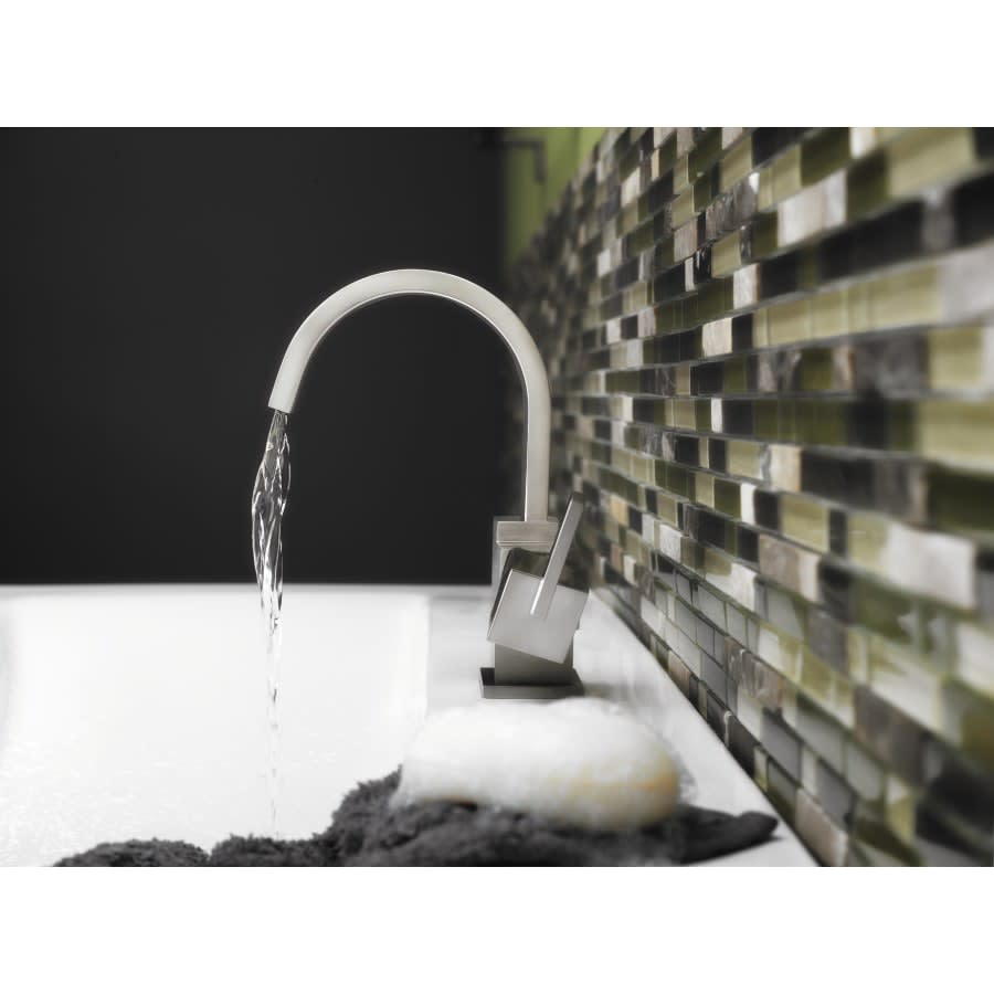 Vero Single Hole Bathroom Faucet with Pop-Up Drain Assembly