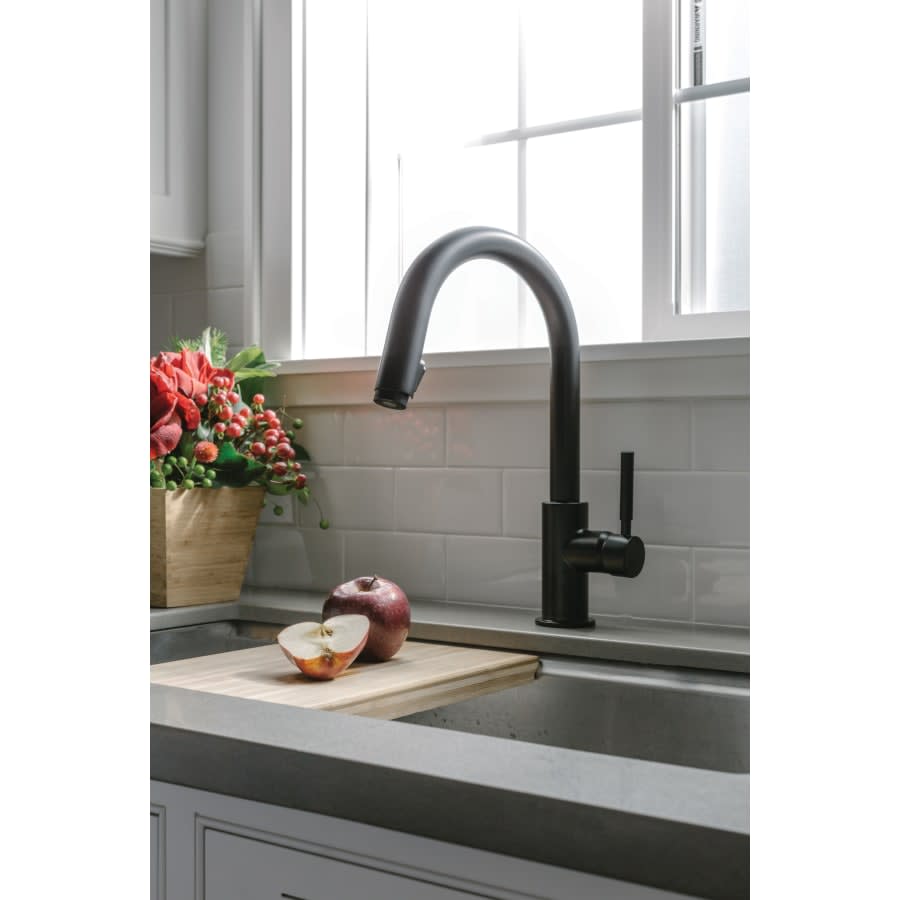 Solna Pull-Down Kitchen Faucet with Hidden Magnetic Docking Spray Head - Limited Lifetime Warranty
