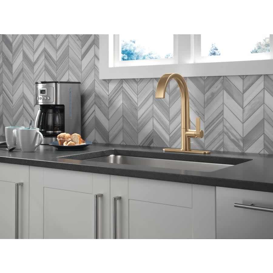 Keele 1.8 GPM Single Hole Pull Down Kitchen Faucet MagnaTite and Touch-Clean Technology
