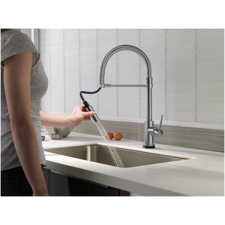 Trinsic Pre-Rinse Pull-Down Kitchen Faucet with On/Off Touch Activation, Magnetic Docking Spray Head - Limited Lifetime Warranty (5 Year on Electronic Parts)