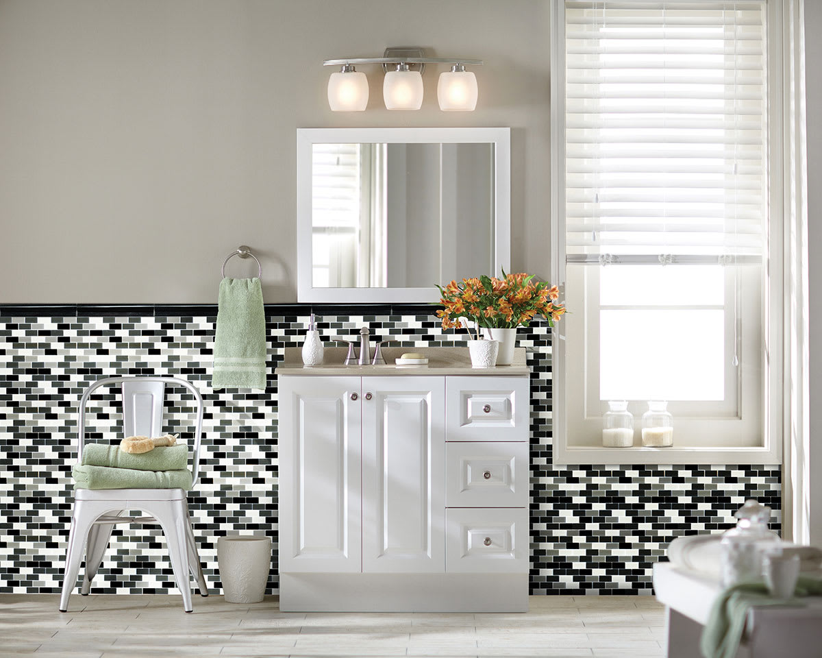 Premium Black x12 Polished Rail Molding