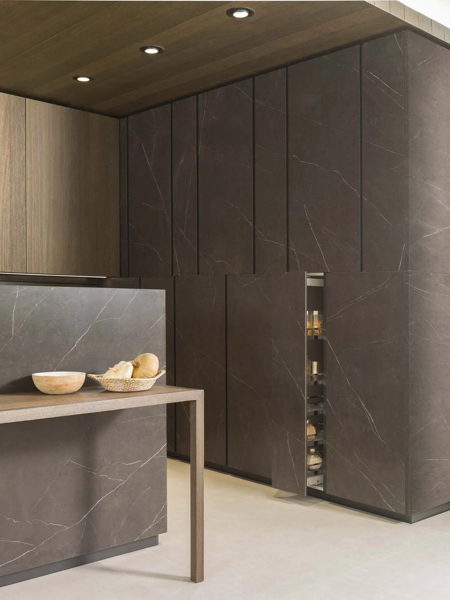 Liem Dark Polished