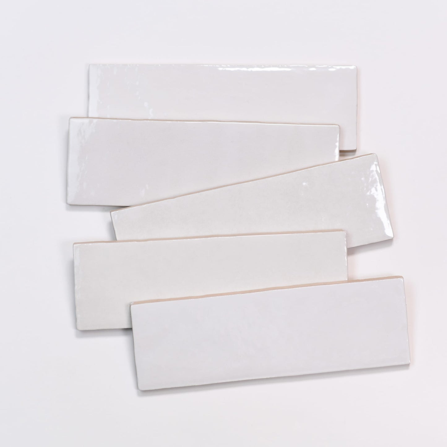 Cloé 2.5X8 Glossy Ceramic Tile in White