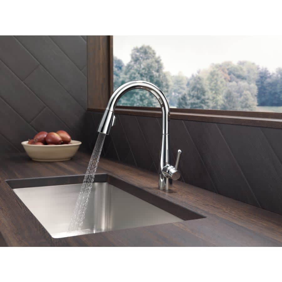 Essa Pull-Down Kitchen Faucet with Magnetic Docking Spray Head - Includes Lifetime Warranty