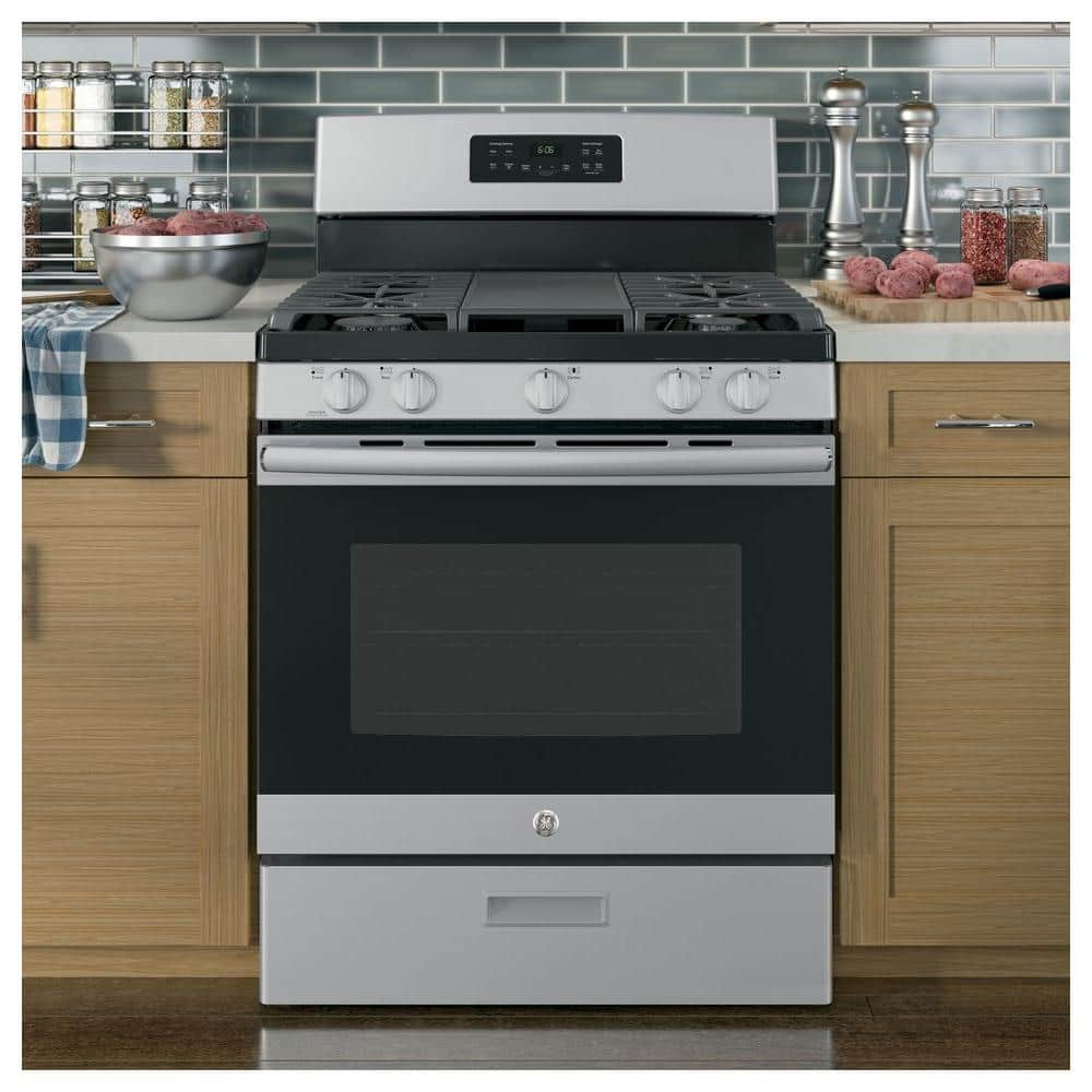 Ge® 30" Free-Standing Gas Range