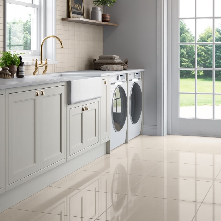 STERLINA II IVORY PL 24X24