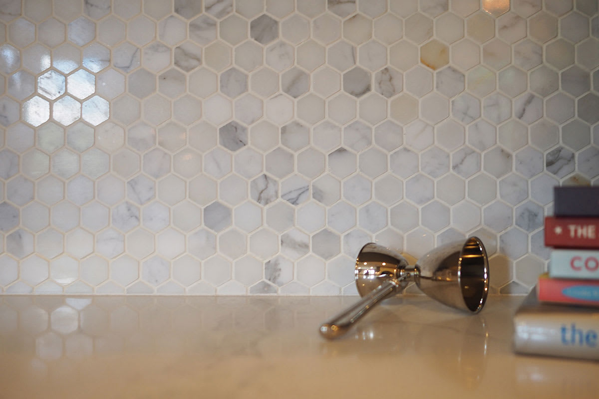 Calacatta Gold 2” Hexagon Mosaic Tile