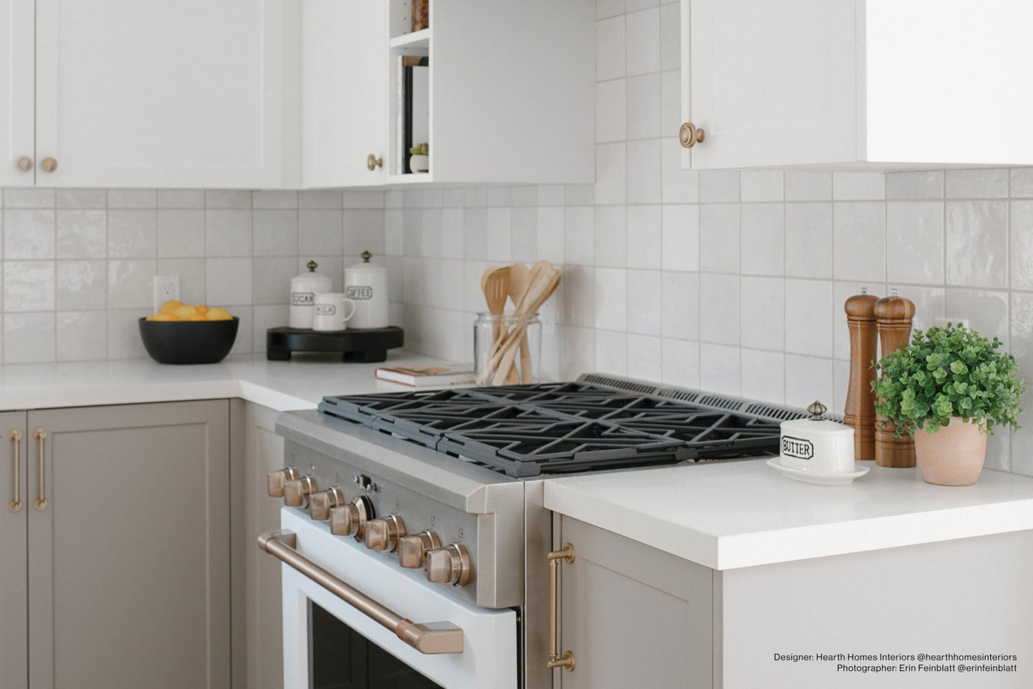 Cloé 5X5 Glossy Ceramic Tile in White