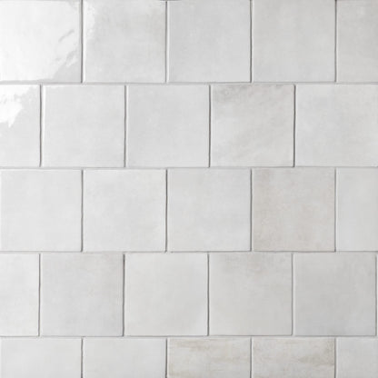 Cloé 5X5 Glossy Ceramic Tile in Grey