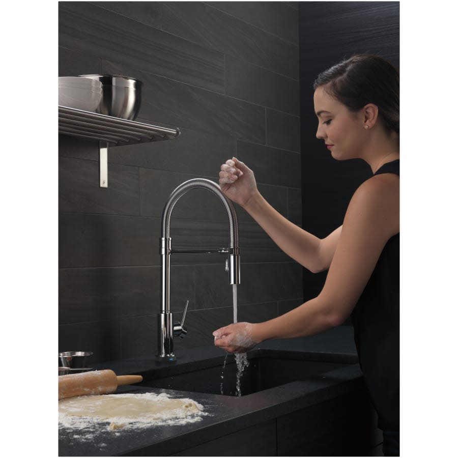 Trinsic Pro Pre-Rinse Pull-Down Kitchen Faucet with On/Off Touch Activation, Magnetic Docking Spray Head - Limited Lifetime Warranty (5 Year on Electronic Parts)