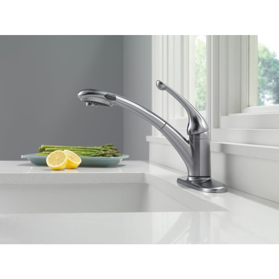 Signature Pull-Out Kitchen Faucet with Optional Base Plate - Includes Lifetime Warranty