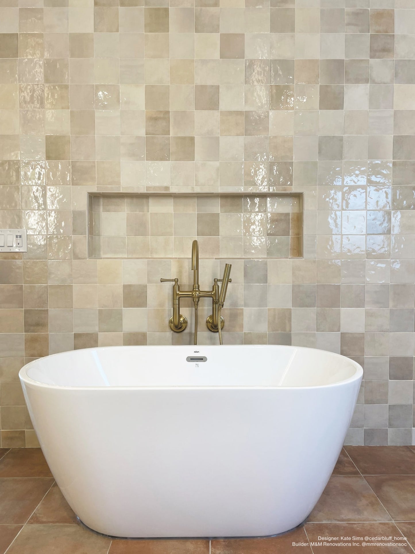 Cloé 5X5 Glossy Ceramic Tile in Creme