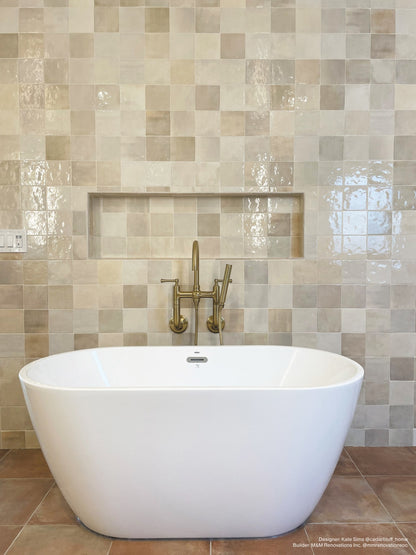Cloé 5X5 Glossy Ceramic Tile in Creme