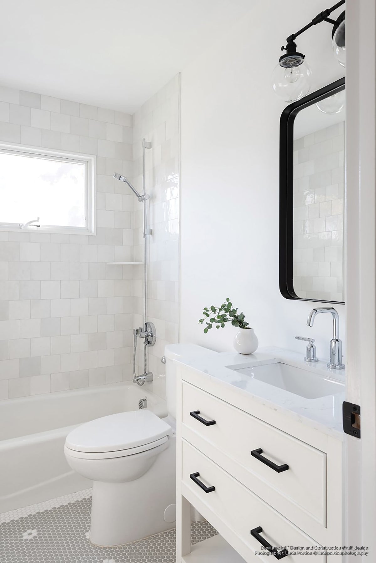 Cloé 5X5 Glossy Ceramic Tile in White