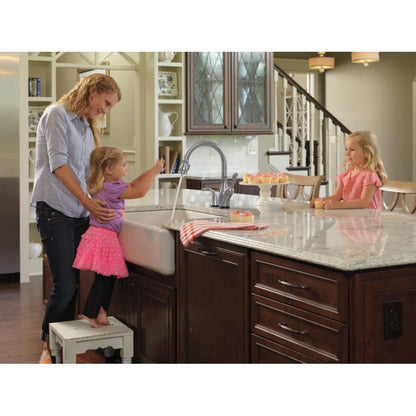 Leland Pull-Down Kitchen Faucet with On/Off Touch Activation and Magnetic Docking Spray Head and ShieldSpray - Includes Lifetime Warranty (5 Year on Electronic Parts)