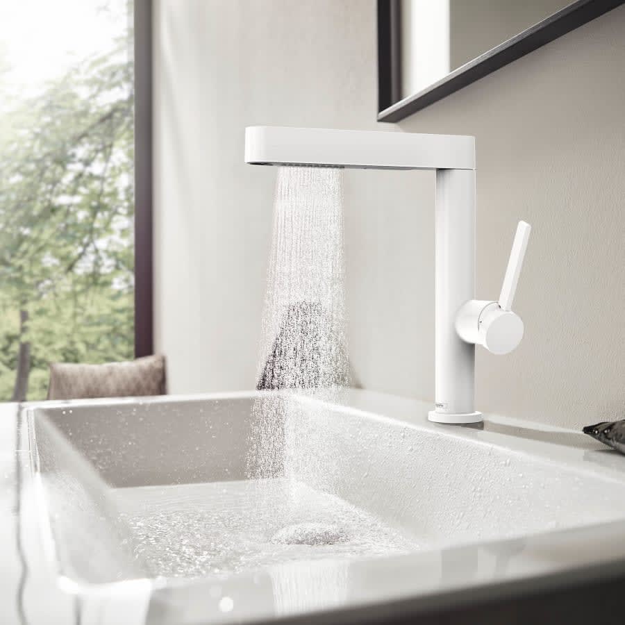 Finoris 1.2 GPM Single Hole Pull Out Multi-Spray Bathroom Faucet