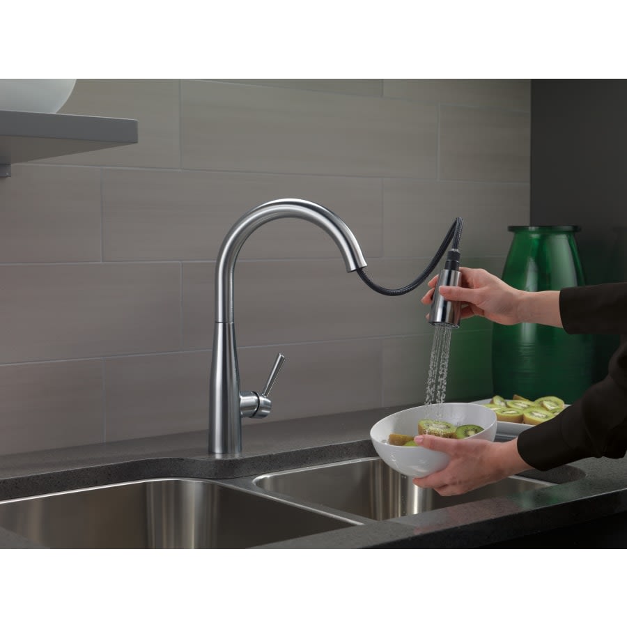 Essa Pull-Down Kitchen Faucet with Magnetic Docking Spray Head - Includes Lifetime Warranty