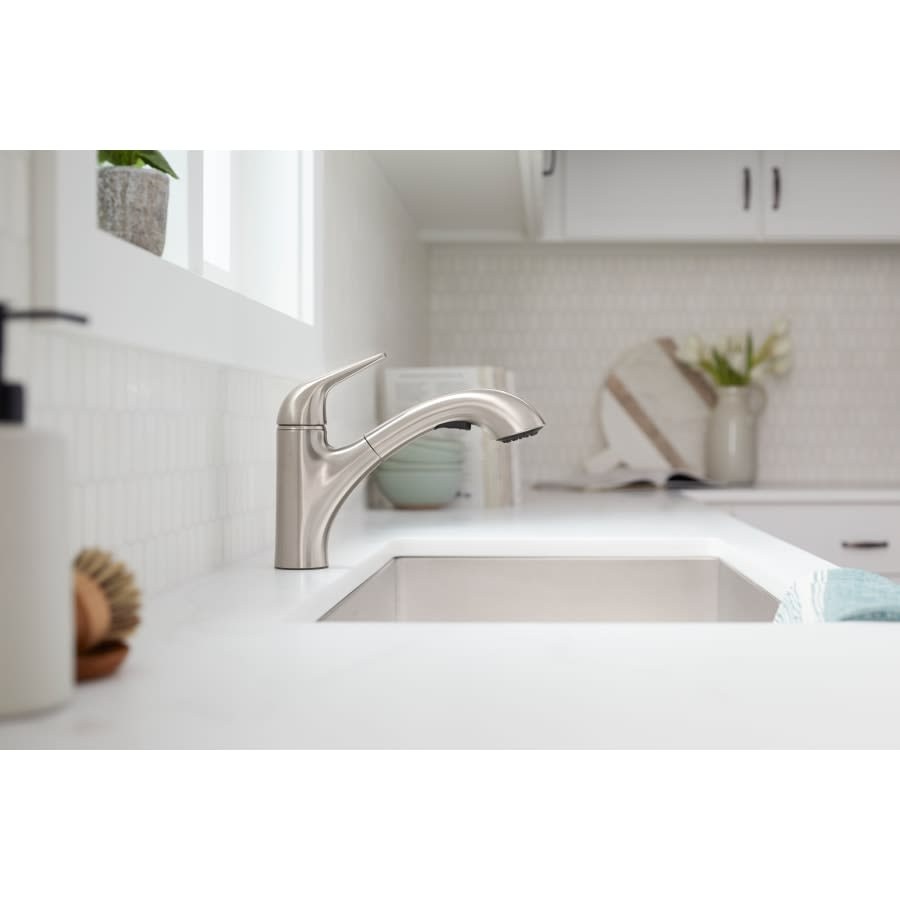 Jolt 1.5 GPM Single Hole Pull Out Kitchen Faucet