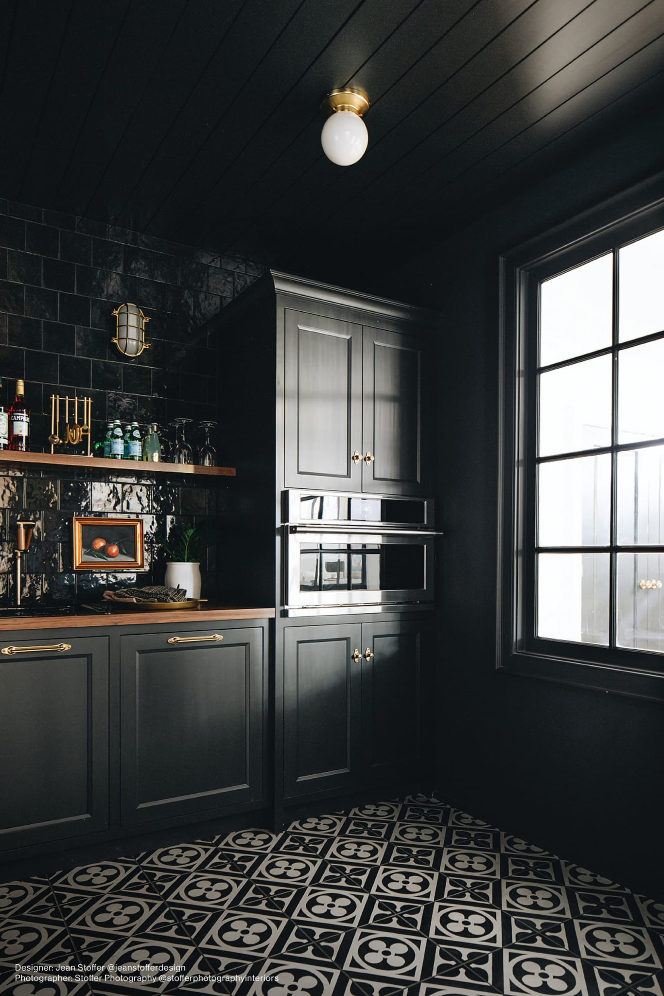 Cloé 5X5 Glossy Ceramic Tile in Black