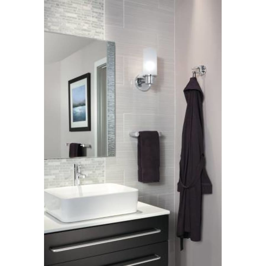 Align 18" Towel Bar