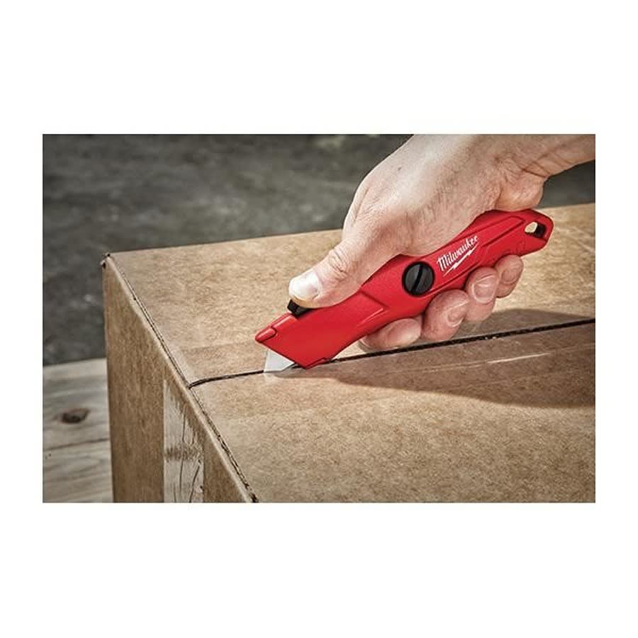 Self Retracting Utility Knife