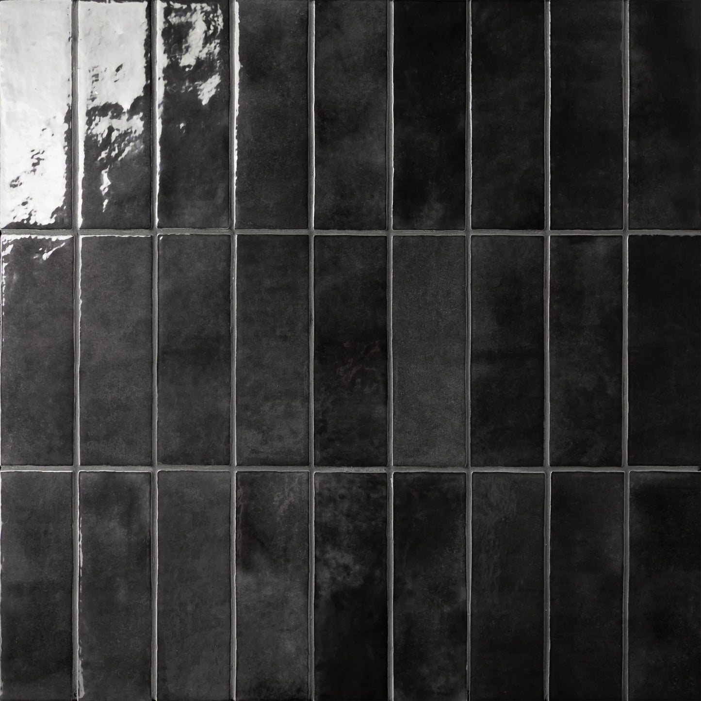 Cloé 2.5X8 Glossy Ceramic Tile in Black