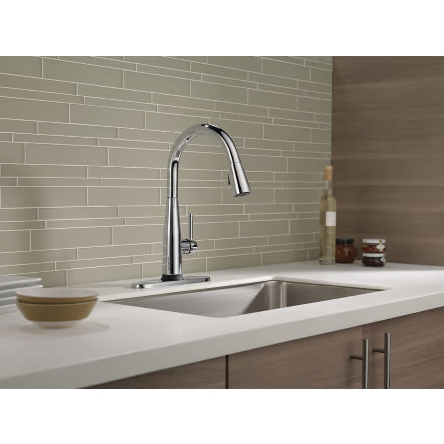 Essa Pull-Down Kitchen Faucet with On/Off Touch Activation and Magnetic Docking Spray Head