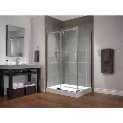 Vero Single Hole Bathroom Faucet with Pop-Up Drain Assembly