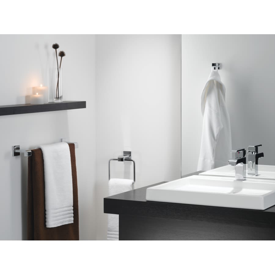 Ara 18" Wall Mounted Towel Bar