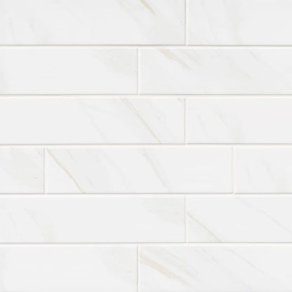 Classique Calacatta Subway Tile With Bullnose