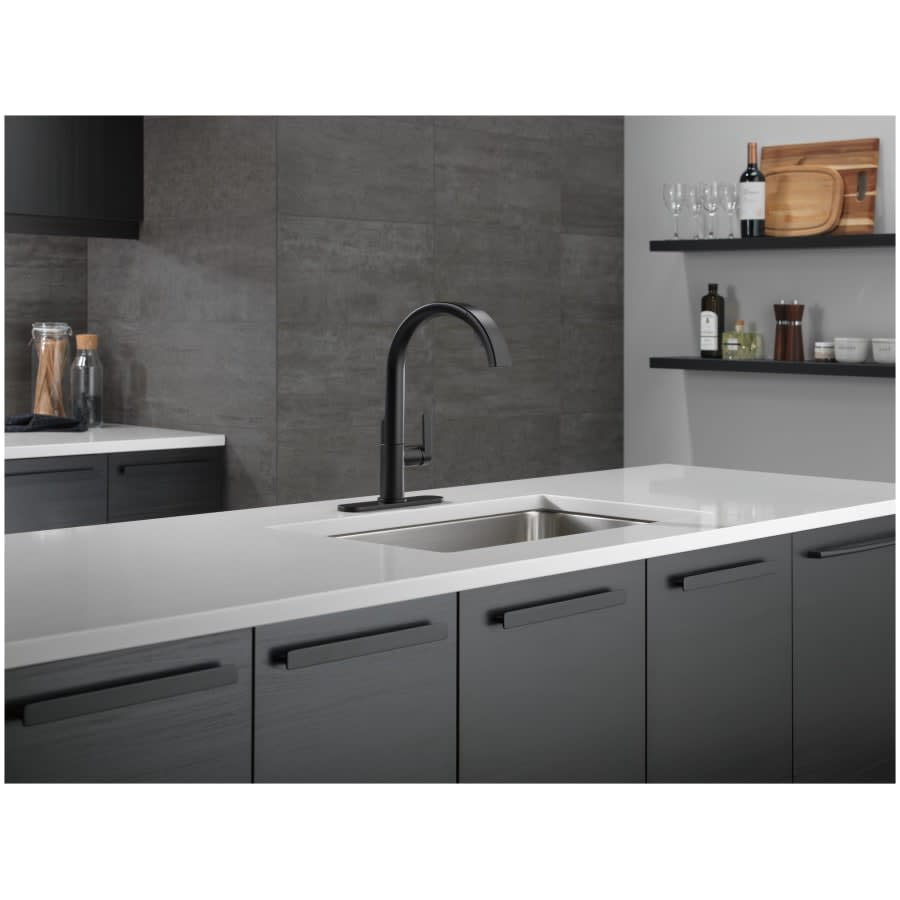 Keele 1.8 GPM Single Hole Pull Down Kitchen Faucet MagnaTite and Touch-Clean Technology